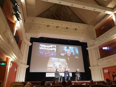 Filmul „Întâlnindu-l pe Zelenski” a deschis Astra Film Festival, ediţia 30. Liev Schreiber: „Lumea îşi va aminti de el ca fiind un preşedinte extraordinar care a fost un actor foarte bun”