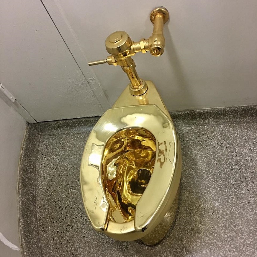 Marea Britanie - Patru bărbaţi au fost inculpaţi pentru furtul unei toalete din aur masiv de la Palatul Blenheim