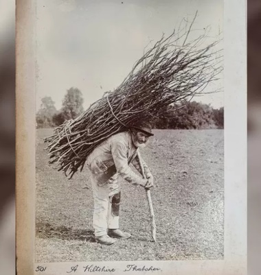 Fotografia originală a figurii misterioase de pe coperta emblematicului albumul „Led Zeppelin IV” a fost descoperită într-un album vechi şi identificată