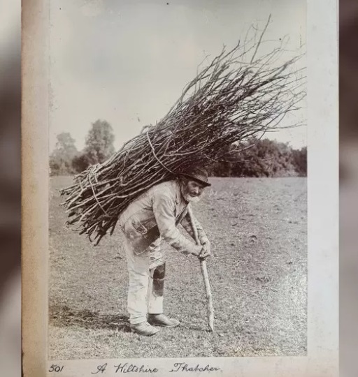 Fotografia originală a figurii misterioase de pe coperta emblematicului albumul „Led Zeppelin IV” a fost descoperită într-un album vechi şi identificată