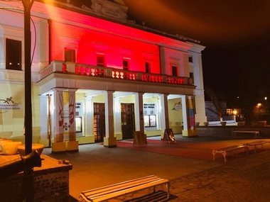 Conducerea Filarmonicii Sibiu, după acuzaţiile sindicaliştilor: Susţinerea audiţiilor individuale este o practică uzuală în vederea îmbunătăţirii performanţelor profesionale


