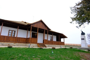 A fost finalizată reabilitarea Casei Memoriale „George Enescu” de la Liveni/ FOTO
