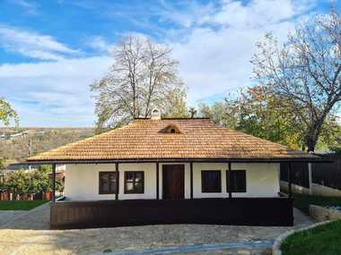 Iaşi: Bojdeuca lui Creangă se redeschide şi va putea vizitată gratuit în week-end, după valul de critici privind modul în care a fost restaurată