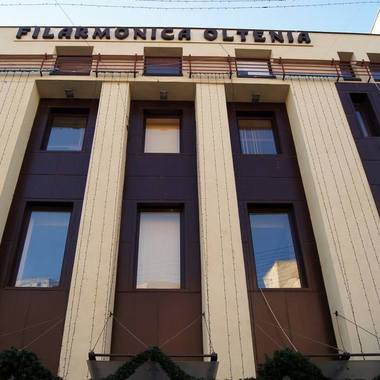 Primăria Craiova ar putea desfiinţa Corul Filarmonicii "Oltenia". Federaţia Sindicatelor din Instituţii de Cultură ia atitudine: "Opriţi-vă doamnă Primar de la această decizie care vă va defăima în faţa istoriei urbei pe care vremelnic o conduceţi!"