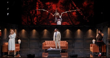 Spectacolul „Pterodactili” de la Teatrul Excelsior, un portret al unei familii americane în destrămare, într-o interpretare dinamică/ FOTO