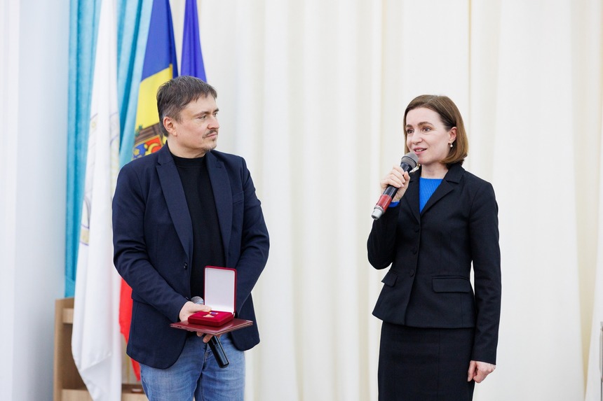 Regizorul Cristian Mungiu, decorat de Maia Sandu cu „Ordinul de Onoare” 