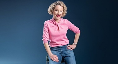 Aproape 4.000 de celebrităţi s-au dovedit a fi victime ale pornografiei deepfake. Channel 4 News a descoperit că 255 de britanici, printre care şi prezentatoarea Cathy Newman, au fost trucate în imagini explicite - VIDEO