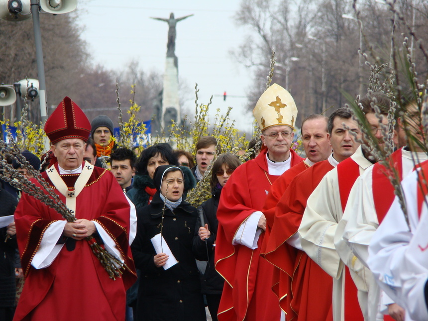 Procesiunea care marchează sărbătoarea Floriilor în Biserica Catolică va avea loc duminică pe străzile din Bucureşti