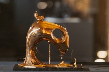 „Universul lui Salvador Dalí”, cea mai mare expoziţie dedicată celebrului artist, găzduită de ARCUB, se prelungeşte până la 1 septembrie