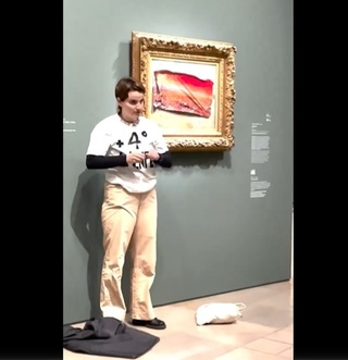 O activistă de mediu a fost arestată după o acţiune împotriva unui tablou de Monet la Muzeul d'Orsay - VIDEO
