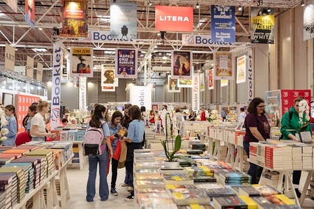 Topul Bookfest 2024 - Cărţi de Ioana Pârvulescu, Radu Paraschivescu, Gabriel Liiceanu, Cristian Tudor Popescu, Paul Auster, Elif Shafak, Salman Rushdie, Lucia Berlin, Jo Nesbø, între cele mai vândute