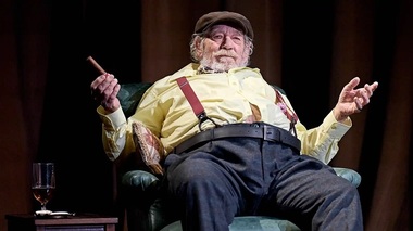 Sir Ian McKellen a căzut de pe scenă în timpul unui spectacol