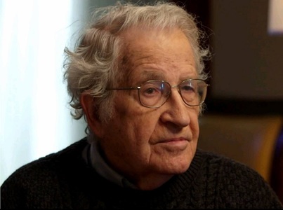 Noam Chomsky a fost externat, după ce zvonurile privind moartea sa au fost negate de soţia sa