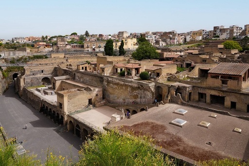 O plajă îngropată de erupţia Muntelui Vezuviu se redeschide pentru public după restaurare