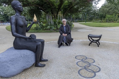 O sculptură de Alison Saar, care simbolizează Jocurile Olimpice, a fost dezvelită la Paris - FOTO