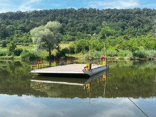 Singura plută funcţională pe un râu există la Cârţa, în judeţul Sibiu - FOTO