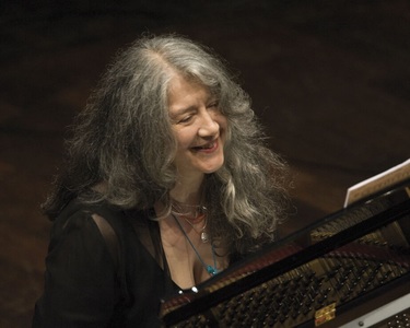 Legendara pianistă Martha Argerich deschide stagiunea camerală 2024-2025 a Filarmonicii „George Enescu”