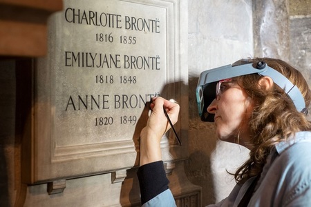 Numele surorilor Brontë a fost corectat la Westminster Abbey după 85 de ani