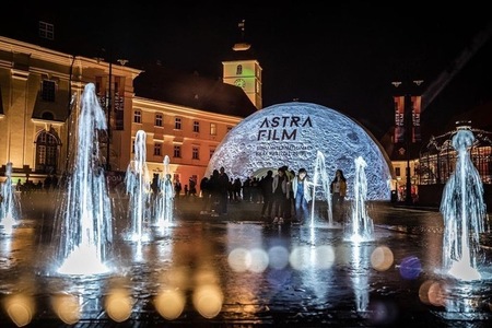 Astra Film Festival 2024 începe în weekend. Documentarul „Tata”, de Lina Vdovîi şi Radu Ciorniciuc, proiectat în deschidere la Sala Thalia