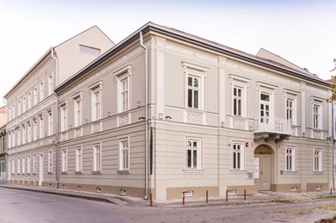 Casa cu Ax de Fier, monument istoric restaurat, scos la vânzare pentru 5 milioane de euro/ FOTO