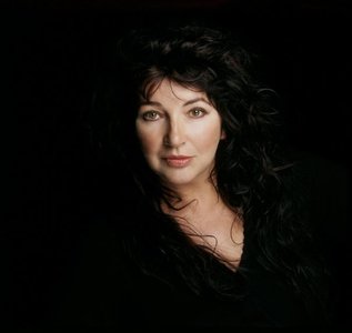 Kate Bush se alătură campaniei împotriva utilizării AI a operelor artiştilor fără permisiune