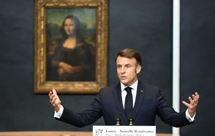 Emmanuel Macron a depus o plângere împotriva unei lucrări de artă care îl prezintă cu capul tăiat