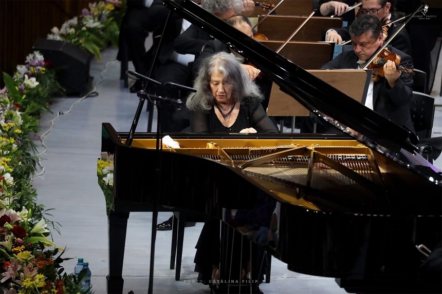 Legendara pianistă Martha Argerich va susţine două concerte în cadrul Festivalului Internaţional George Enescu din acest an