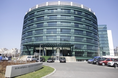 Activităţi de Anul Copilului 2025 - Expoziţie „Brâncuşi - Omul Infinitului” la Palatul Parlamentului şi vizită la Biblioteca Naţională a României