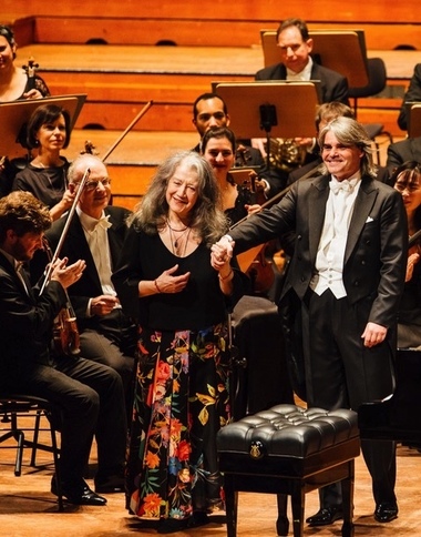 Celebra pianistă Martha Argerich, decorată de statul român