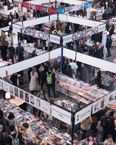România la Festival du Livre de Paris - Vizitatorii vor găsi la standul din Grand Palais 52 de titluri de autori români traduse în franceză şi 23 de titluri în limba română/ Program