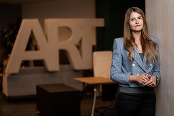 Laura Lăzărescu, CEO Echo School: "Educaţia care pregăteşte cu adevărat tinerii pentru viitor nu e cea care le oferă doar răspunsuri, ci cea care îi ajută să formuleze întrebările potrivite"