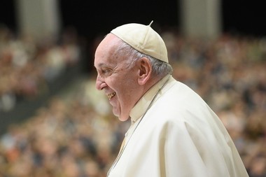 „Ştiţi de ce se vorbeşte maghiara în Rai?”: Francisc, un papă căruia îi plăcea să folosească umorul