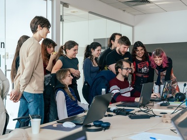Comic Con 2025 - Pasionaţii de jocuri video, tot mai doriţi de universităţile internaţionale. Demonstraţii live de artă digitală, la standul Echo School de la Romexpo