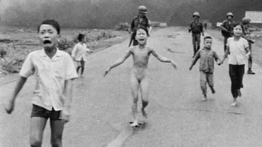 "Napalm Girl" - Associated Press va continua să-l crediteze pe fotograful său pentru celebra fotografie din Vietnam