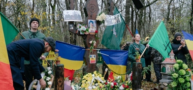 Jurnalist care a documentat comemorarea liderului legionar Corneliu Zelea Codreanu, vizat de percheziţii, pentru că a refuzat să dea Poliţiei fotografiile / Reacţia mai multor ONG-uri şi redacţii