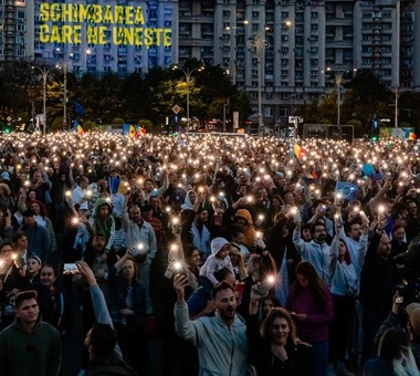 Ana Blandiana: „Acesta e momentul adevărului pe care îl trăim acum. Duminică, poporul român îşi va pune sufletul pe masă şi se va descoperi cu uimire pe el însuşi”