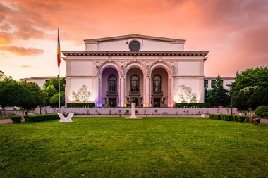Toţi elevii care au promovat Bacalaureatul cu media finală 10, acces gratuit la Opera Naţională Bucureşti în stagiunea următoare