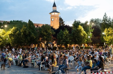 Giurgiu, oraşul fără librărie şi cinematograf, găzduieşte festivalul Play, trei zile de film, joacă şi întâlniri creative pentru copii şi adolescenţi
