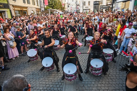 FITS 32 - Mai mult de 100.000 de participanţi zilnic. Spectacolele „Lumi noi” cu Bill Murray şi „Faust”, cele mai aplaudate în ultima zi de festival/ FOTO
