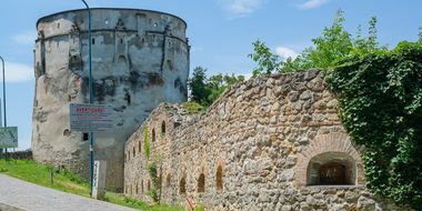 Bastionul Postăvarilor din Braşov va fi restaurat cu fonduri europene/ Reper urban definitioriu al oraşului de la poalele Tâmpei, turnul va deveni un muzeu interactiv integrat în circuitul turistic, fiind şi un spaţiu de educaţie pentru elevi şi studenţi