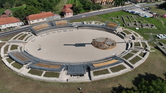 Amfiteatrul roman de la Ulpia Traiana Sarmizegetusa, redeschis publicului, la finalul unui proiect în valoare de 22 de milioane de lei - FOTO