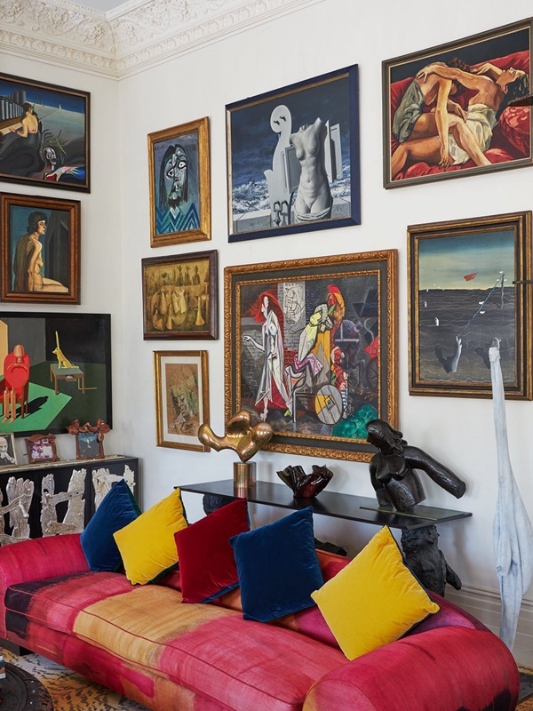 Lucrări Magritte, Warhol, Dali de mai multe milioane de lire sterline vor fi scoase la licitaţie la Londra