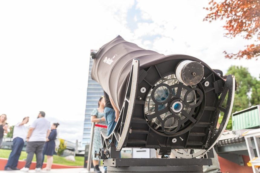 AstroShow revine în 12 august cu o ediţie dedicată Perseidelor. Observaţii astronomice prin cel mai mare telescop portabil din ţară
