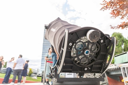 AstroShow revine în 12 august cu o ediţie dedicată Perseidelor. Observaţii astronomice prin cel mai mare telescop portabil din ţară