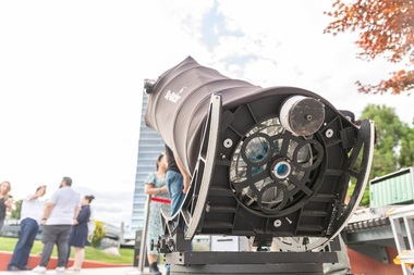AstroShow revine în 12 august cu o ediţie dedicată Perseidelor. Observaţii astronomice prin cel mai mare telescop portabil din ţară