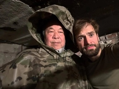 Ai Weiwei îşi prezintă arta în prima linie a conflictului din Ucraina - VIDEO