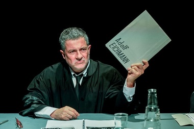 Mihai Călin, la Estivalul de teatru, discurs dur faţă de naţionalişti: "Poporul român a învăţat istorie din filmele lui Sergiu Nicolaescu. Un nenorocit!"/ VIDEO