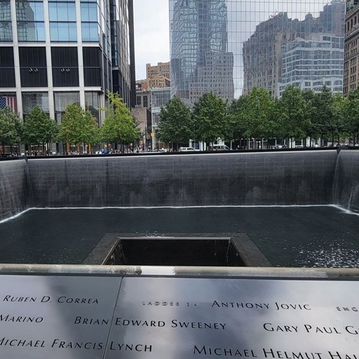Trump caută modalităţi de a prelua controlul asupra Memorialului 9/11 din New York