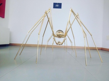 Italia - O fetiţă a deteriorat o sculptură din aur în valoare de 30.000 de euro