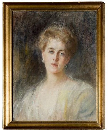 Expoziţie dedicată Reginei Maria la Biblioteca Academiei Române
